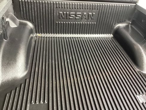 Used 2016 Nissan Frontier SV image 4