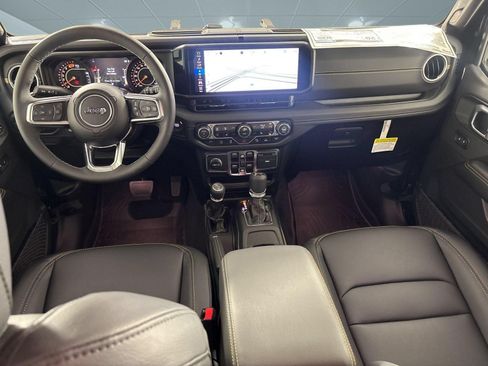 New 2026 Jeep Wrangler Unlimited Sahara AWD/4WD image 15
