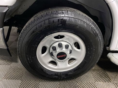 Used 2024 GMC Savana 2500 w/ Driver Convenience Package image 10