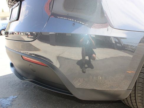 Used 2023 Tesla Model Y Long Range AWD/4WD image 36