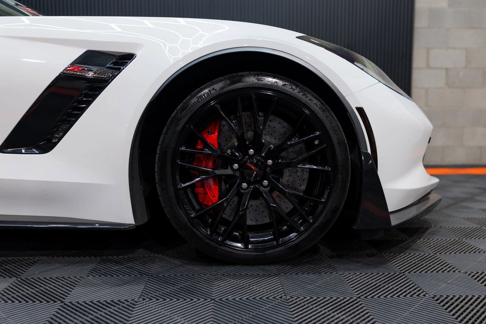 Used 2016 Chevrolet Corvette Z06 w/ Z07 Performance Package RWD image 13