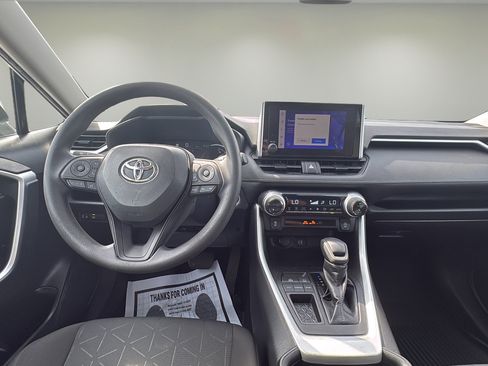 Used 2023 Toyota RAV4 XLE FWD image 14