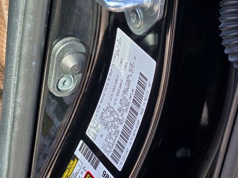 Used 2022 Toyota Tacoma Limited image 33