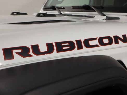 Used 2020 Jeep Gladiator Rubicon w/ Cold Weather Group image 39