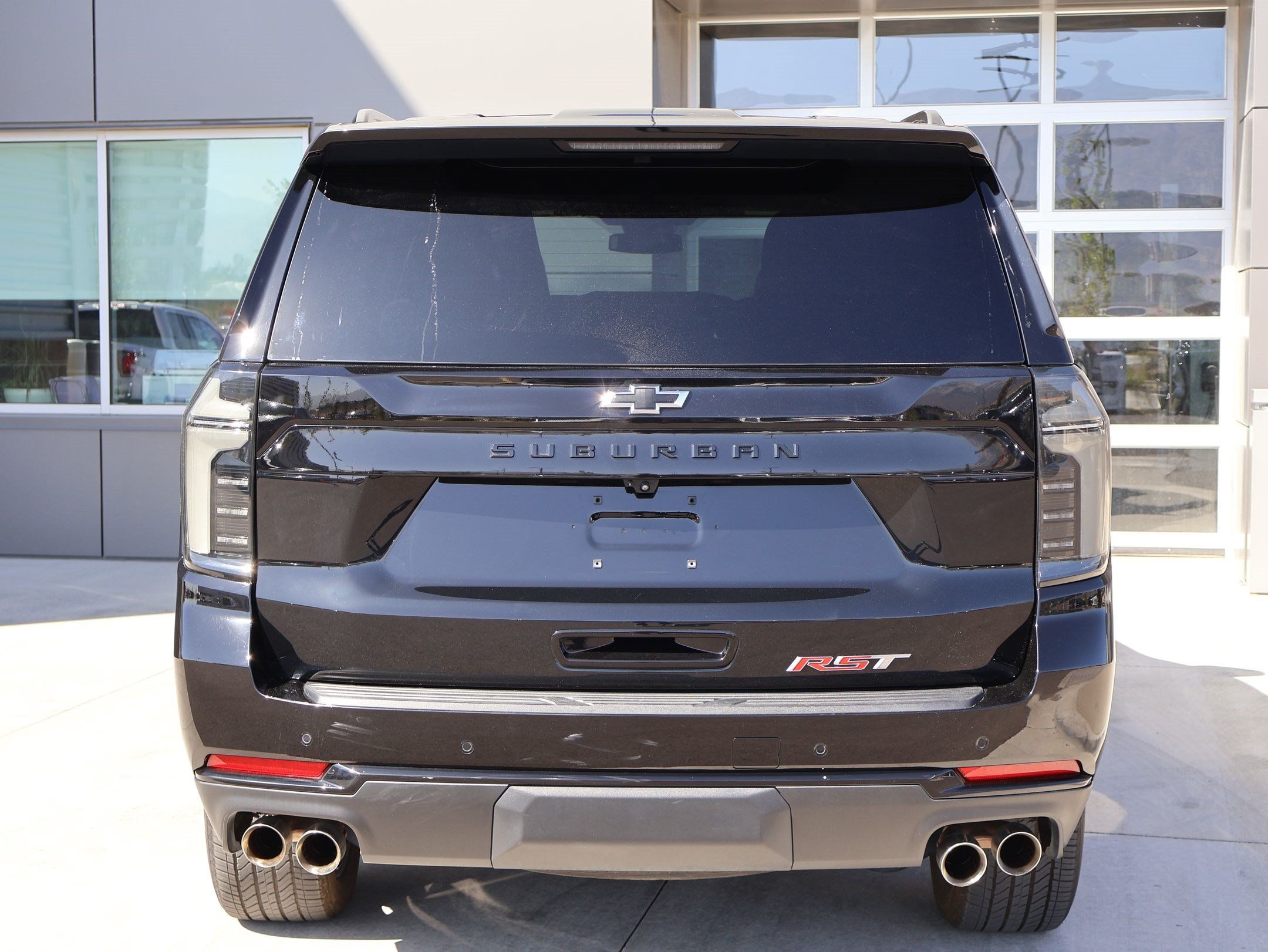 Used 2025 Chevrolet Suburban RST w/ Comfort Package AWD/4WD image 7