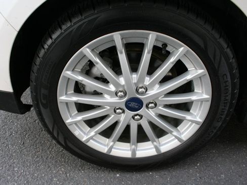 Used 2013 Ford C-MAX Energi SEL image 24