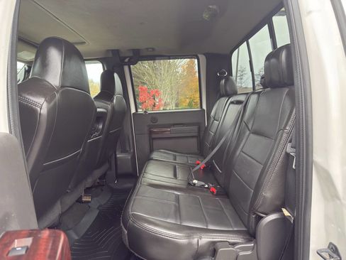 Used 2010 Ford F350 Lariat image 6
