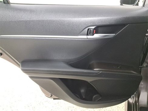 Used 2022 Toyota Camry LE image 14