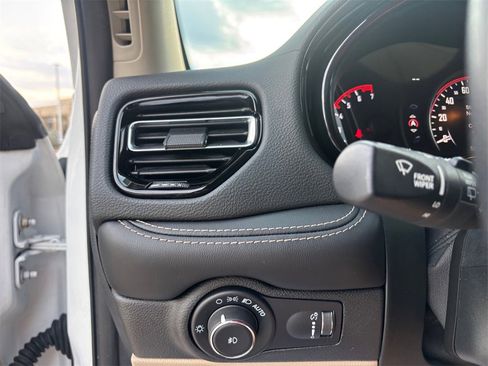 Used 2021 Dodge Durango SXT image 21