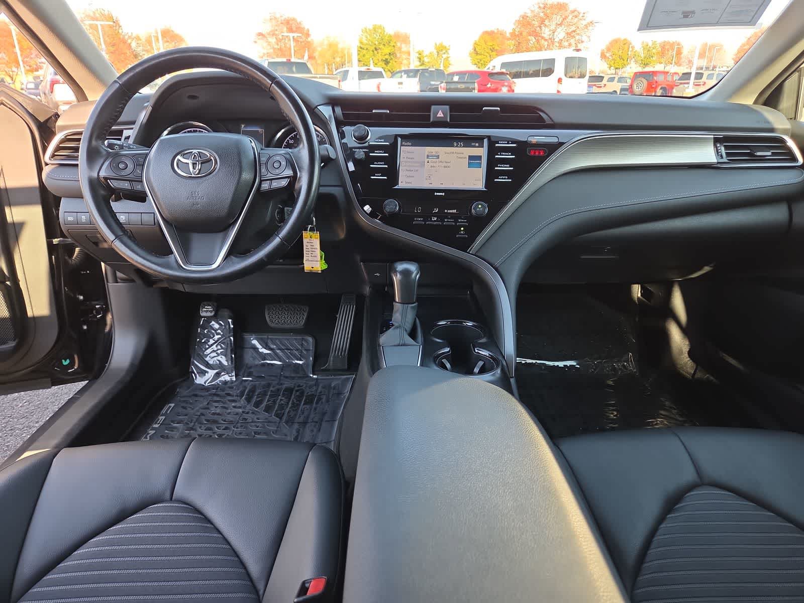 Used 2020 Toyota Camry SE FWD image 18