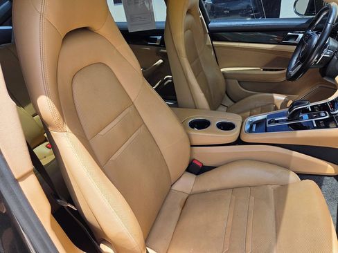 Used 2020 Porsche Panamera RWD image 10