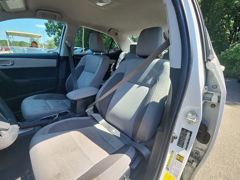 Used 2019 Toyota Corolla LE FWD image 16