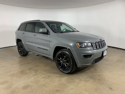 Used 2021 Jeep Grand Cherokee Laredo X image 5
