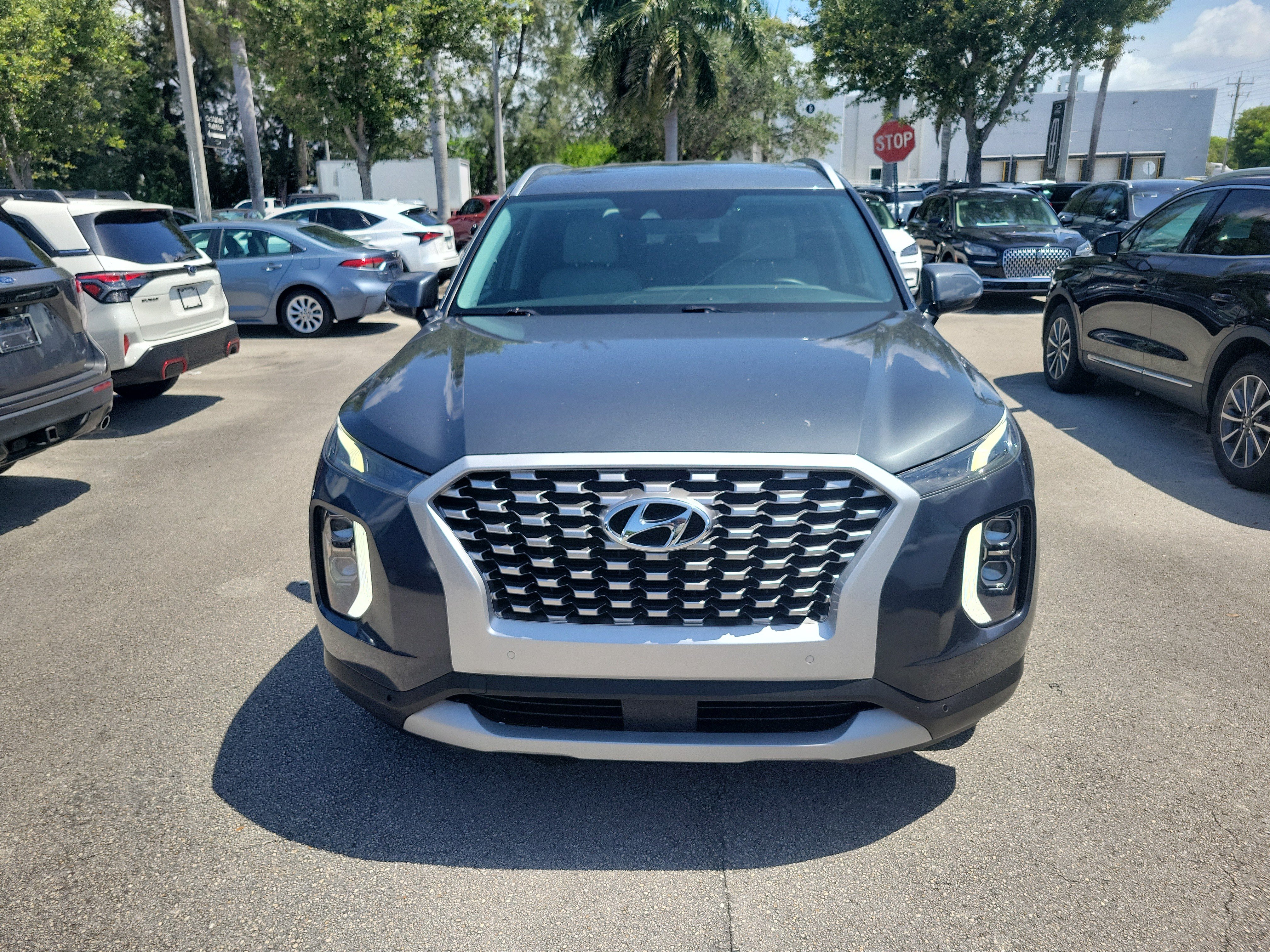 Used 2022 Hyundai Palisade SEL w/ 8P Bench Seat Package FWD image 2