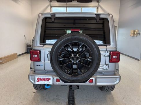 Used 2021 Jeep Wrangler Unlimited Sahara AWD/4WD image 9