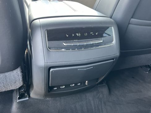 Used 2022 Cadillac Escalade Sport Platinum w/ Heavy-Duty Trailer Package AWD/4WD image 25