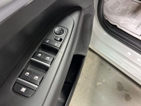 Used 2024 Kia Forte LXS image 19