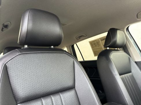 Used 2023 Volkswagen Tiguan SE image 20