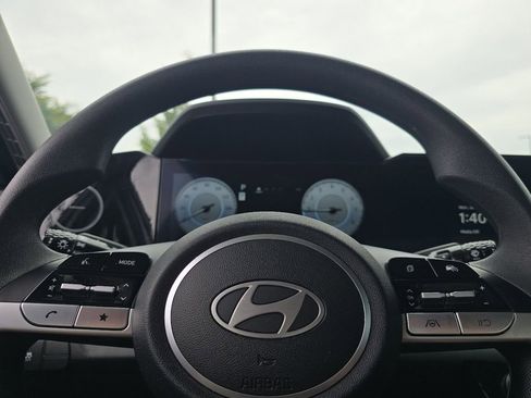 Used 2024 Hyundai Elantra SEL FWD image 27