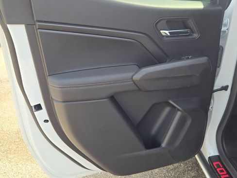 Used 2023 Chevrolet Colorado LT RWD image 19