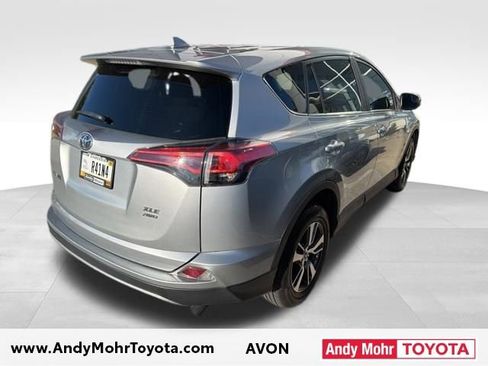 Used 2018 Toyota RAV4 XLE AWD/4WD image 4