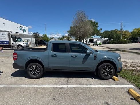 Used 2023 Ford Maverick Lariat image 3
