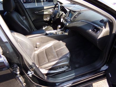 Used 2017 Chevrolet Impala LT w/ Leather Package image 25