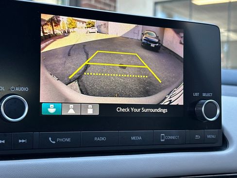 Used 2023 Honda HR-V LX image 16