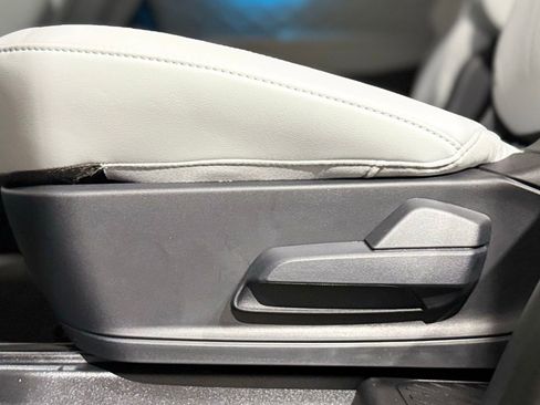 New 2026 Ford Explorer Platinum w/ LUX Leather Package image 52