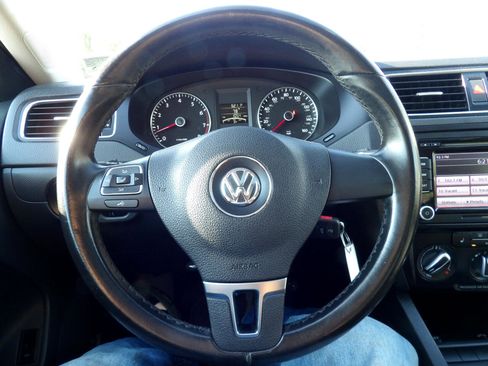 Used 2012 Volkswagen Jetta SE image 11