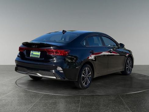 Used 2024 Kia Forte LXS w/ LXS Technology Package FWD image 9