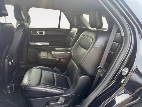 Used 2021 Ford Explorer XLT w/ Equipment Group 202A AWD/4WD image 13