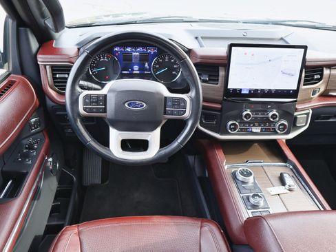 Used 2022 Ford Expedition Limited image 21