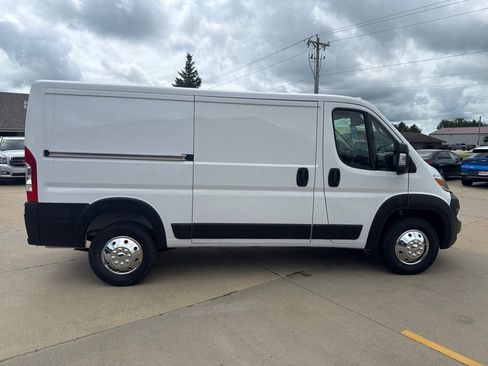 Used 2023 RAM ProMaster 2500 image 6