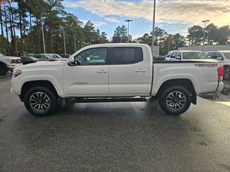 Used 2022 Toyota Tacoma SR video 2