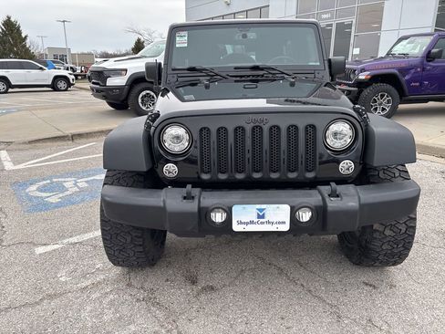 Used 2017 Jeep Wrangler Unlimited Rubicon w/ Cold Weather Group AWD/4WD image 5