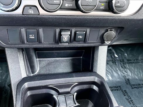 Used 2023 Toyota Tacoma SR5 AWD/4WD image 29
