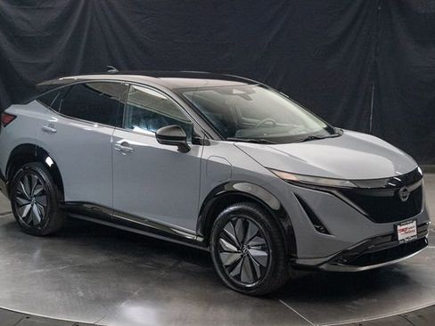 Used 2025 Nissan Ariya AWD image 3