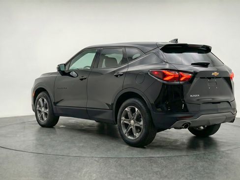 Used 2025 Chevrolet Blazer LT FWD image 6