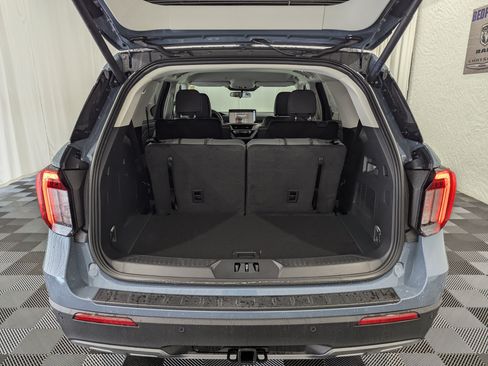 New 2026 Ford Explorer Active w/ Active Comfort Package AWD/4WD image 8