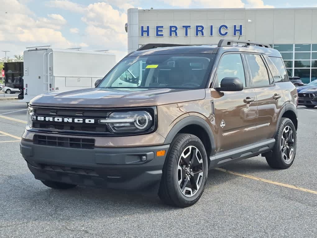 Used 2022 Ford Bronco Sport Outer Banks w/ Tech Package AWD/4WD image 1