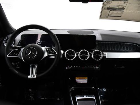 New 2026 Mercedes-Benz GLB 250 4MATIC image 7