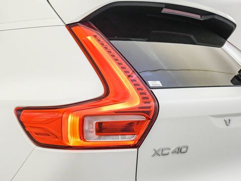 Certified 2026 Volvo XC40 B5 Plus AWD/4WD image 12