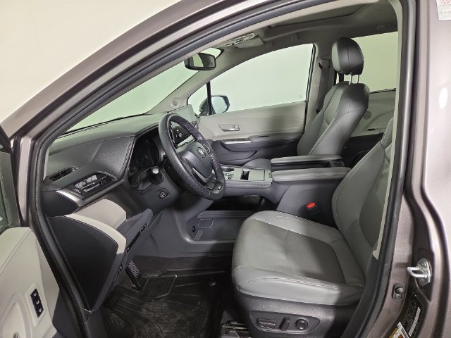 Used 2024 Toyota Sienna Limited AWD/4WD image 13