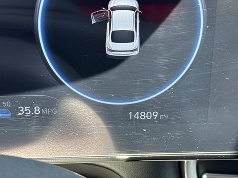 Used 2025 Hyundai Elantra SEL image 36