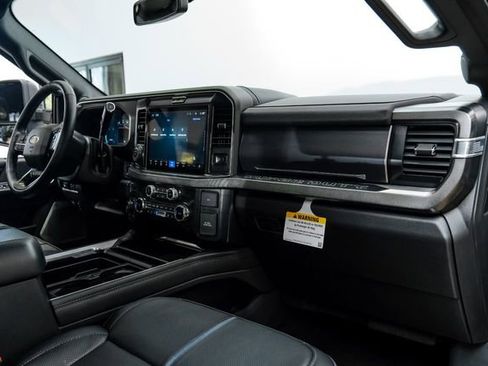 Used 2026 Ford F250 Platinum AWD/4WD image 17