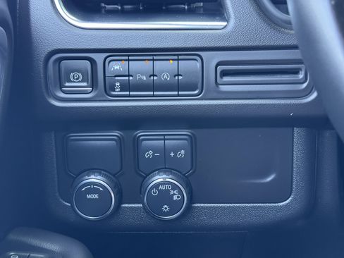 Used 2024 Chevrolet Tahoe LT image 35