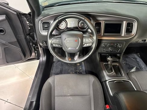 Used 2020 Dodge Charger SXT RWD image 14