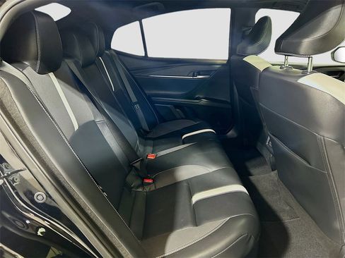 Used 2025 Toyota Camry SE image 24