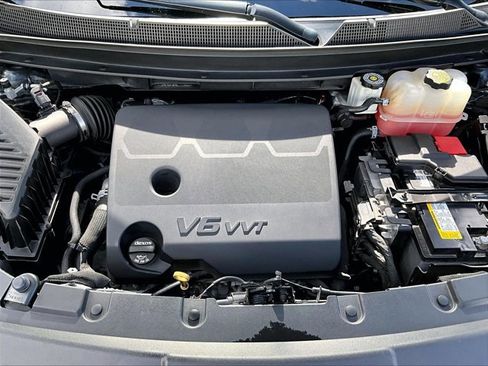 Certified 2021 Chevrolet Traverse LT image 11